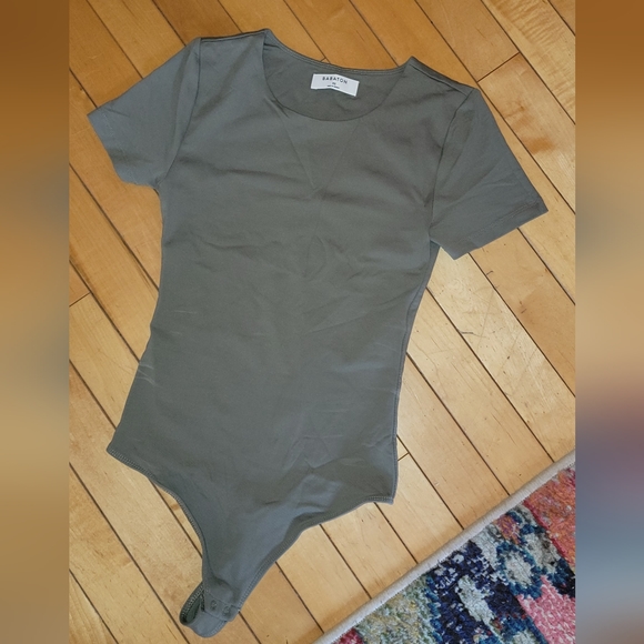 Babaton Contour Short Sleeve Bodysuit - Picture 1 of 3